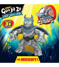 Load image into Gallery viewer, Goo Jit Zu Deep Goo Sea Mantara action figure with water blast attack.