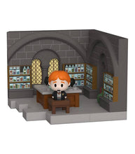 Load image into Gallery viewer, Mini Moments Potions Class featuring Ron Weasley vinyl figure set in Hogwarts potion classroom setting.