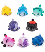 Load image into Gallery viewer, Aphmau Mystery MeeMeows Surprise Figure Litter 5 collection with colorful cat figures.
