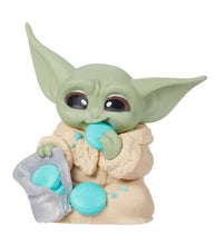 Load image into Gallery viewer, Star Wars Bounty Collection Series 4 Grogu Cookie Eating Pose

